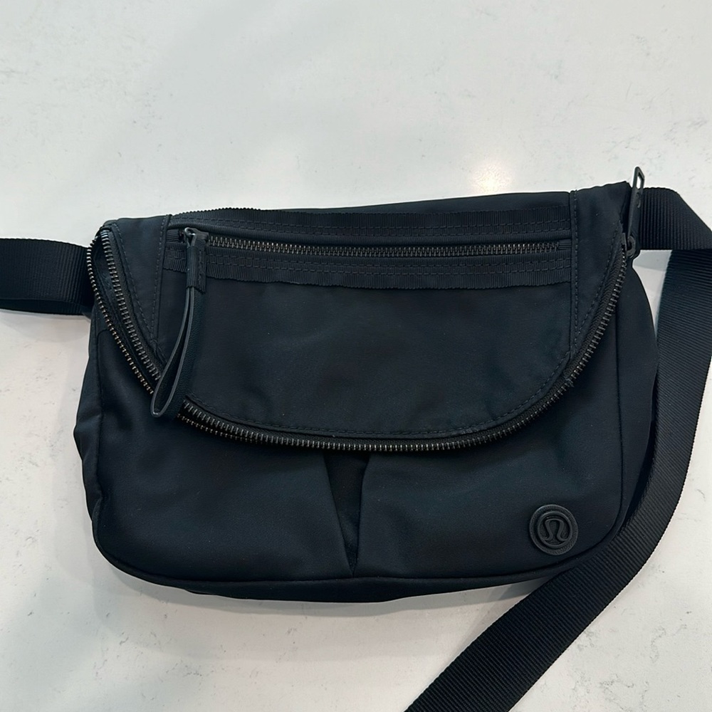Lululemon All Night Festival bag